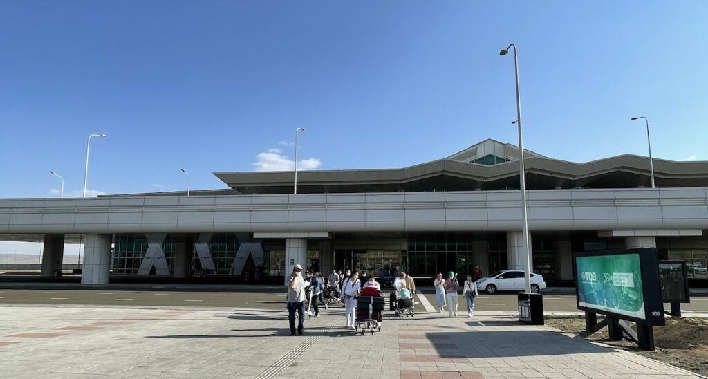 Ein Auto mieten in Ulaanbaatar Flughafen für eine Reise durch die Mongolei
